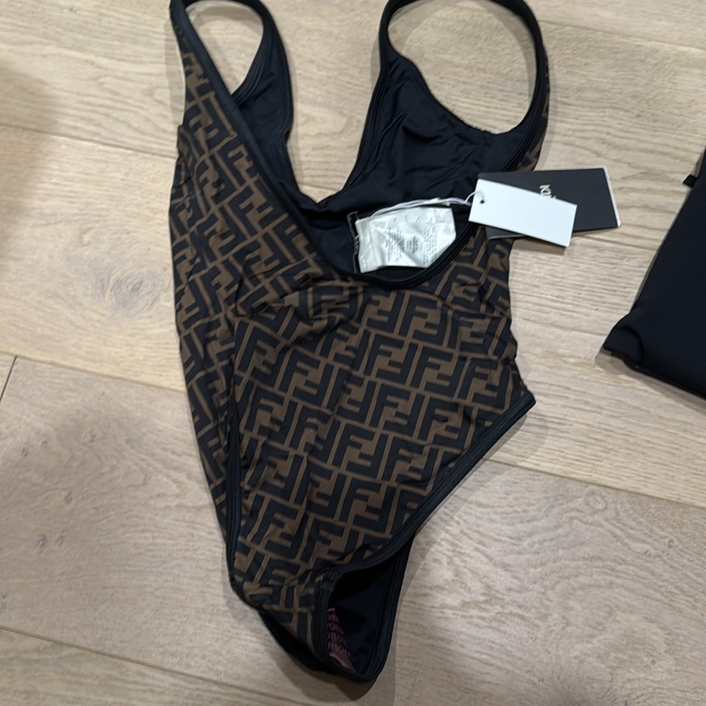 Fendi swimsuit - Picture 3 of 8